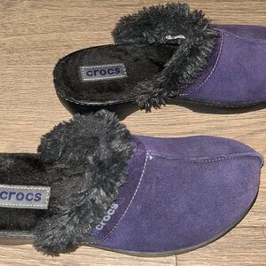 Women’s Crocs Cobbler Suede Faux Fur Blue Color Clogs Size 10